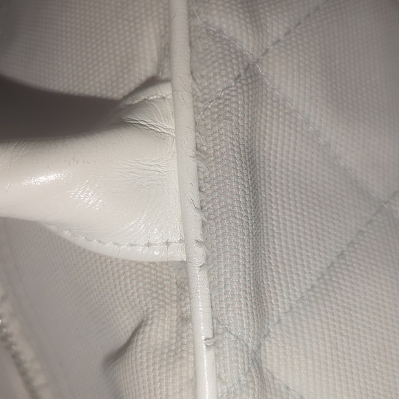 Chanel Quilted Handbag Authentic Vintage - Picture 2 of 16